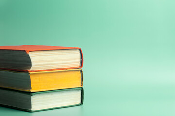 三国和水浒发生时间哪个在前-